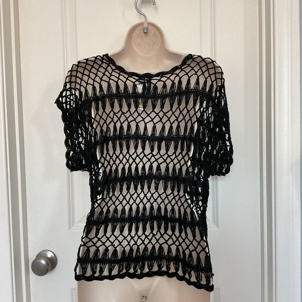 NWT Full Tilt Tillys Black Short Sleeve Open Weave Sweater Top Size Medium Sheer - Picture 3 of 6